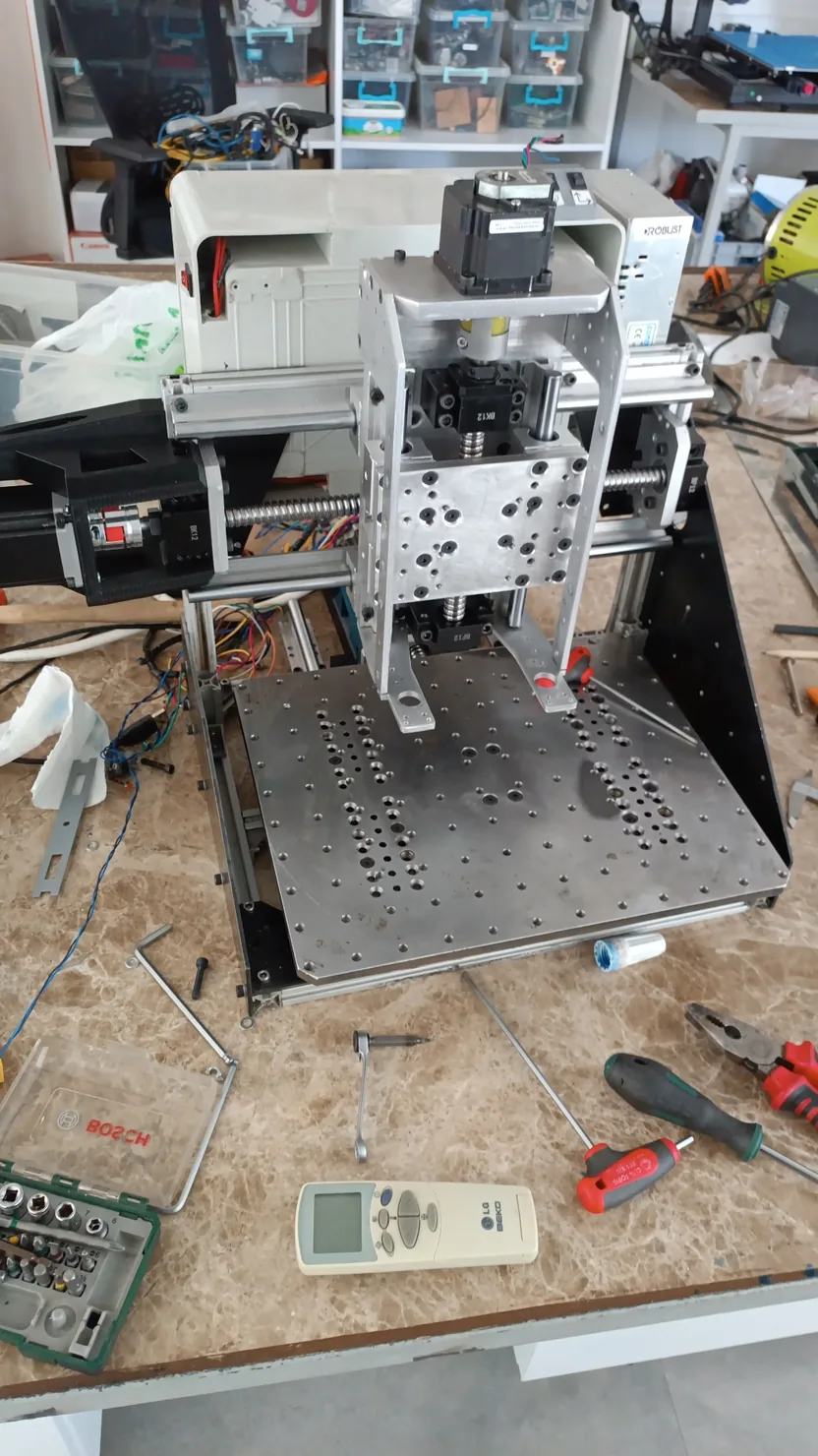 CNC PCB Engraver mekanik sistemin montaj süreci